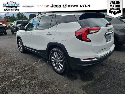 Used 2023 GMC Terrain SLT w/ Tech Package AWD/4WD image 4