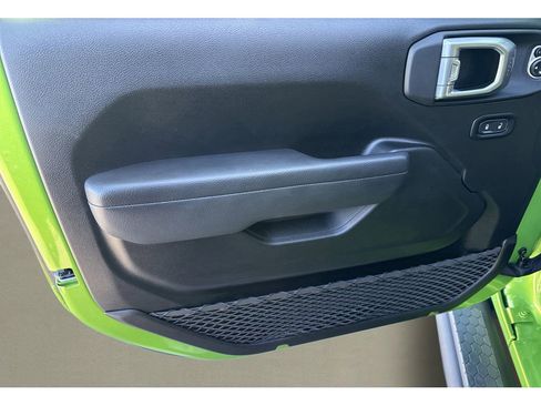 Used 2025 Jeep Wrangler Sport image 11