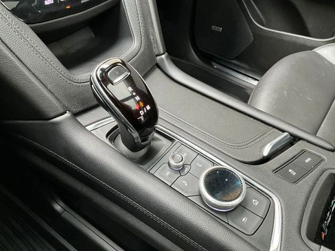 Used 2020 Cadillac XT5 Premium Luxury w/ LPO, Floor Liner Package image 30