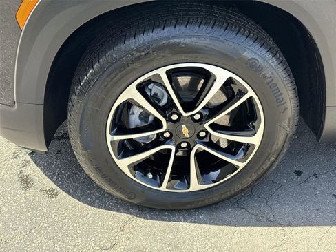 Used 2025 Chevrolet TrailBlazer LT w/ Convenience Package FWD image 28