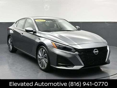 Certified 2025 Nissan Altima 2.5 SL FWD image 1