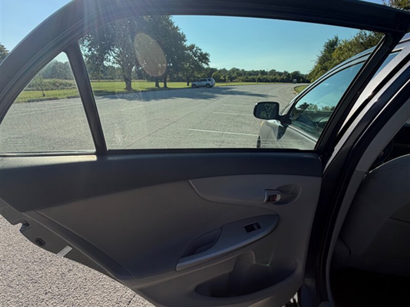 Used 2010 Toyota Corolla LE w/ All Weather Guard Pkg FWD image 23