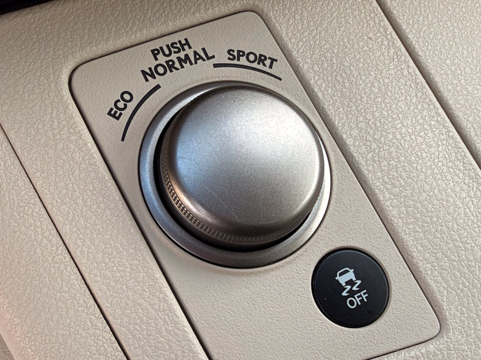 Used 2015 Lexus ES 350 w/ Ultra Luxury Package FWD image 25