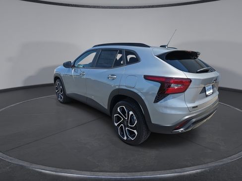 New 2026 Chevrolet Trax RS w/ Sunroof Package FWD image 11