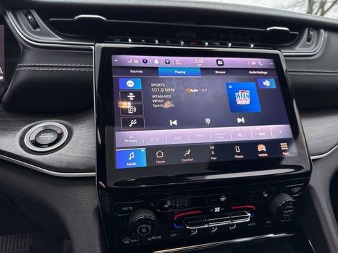 Used 2022 Jeep Grand Cherokee L Limited image 6