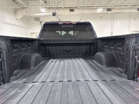 Used 2021 Chevrolet Silverado 1500 LTZ w/ LTZ Premium Package AWD/4WD image 25