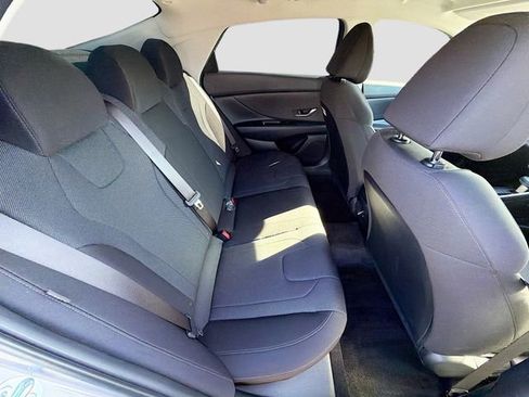 Used 2026 Hyundai Elantra SE FWD image 24