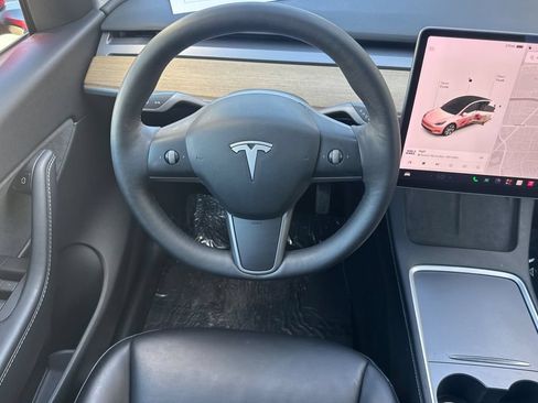 Used 2021 Tesla Model Y Long Range AWD/4WD image 13