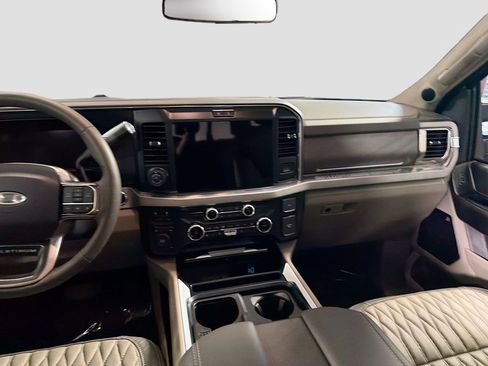 Used 2025 Ford F450 Platinum w/ Platinum Plus Package AWD/4WD image 26