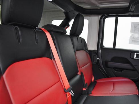 Used 2023 Jeep Wrangler Unlimited Rubicon 4xe image 14