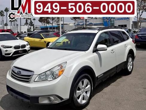 Used 2011 Subaru Outback 2.5i Premium AWD/4WD image 1