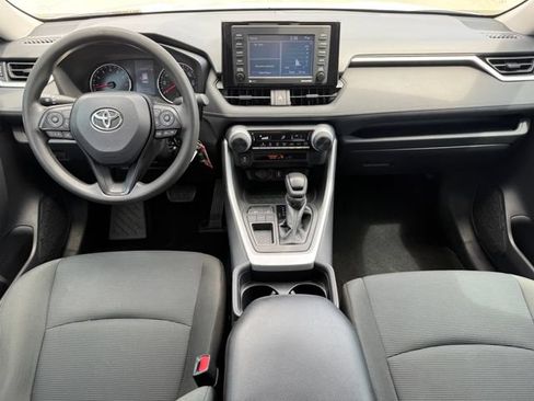 Used 2021 Toyota RAV4 LE FWD image 21