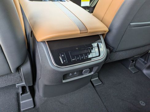 New 2025 Nissan Armada SL w/ Captain's Chari Seat Package image 18