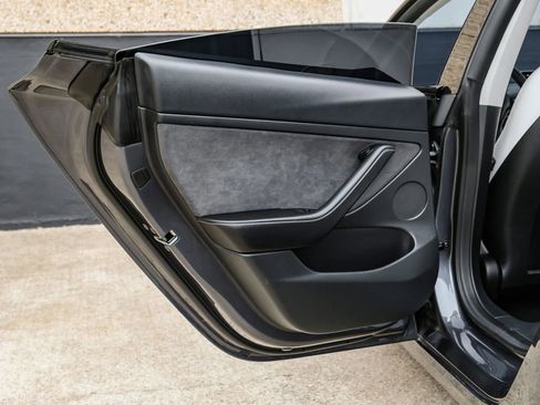 Used 2023 Tesla Model 3 Performance image 54