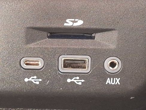 Used 2021 Chevrolet TrailBlazer RS w/ Sun and Liftgate Package image 24