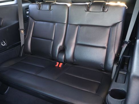 Used 2023 Ford Explorer Limited w/ Equipment Group 301A image 21