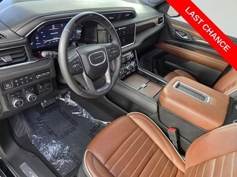 Used 2024 GMC Yukon Denali Ultimate AWD/4WD image 10