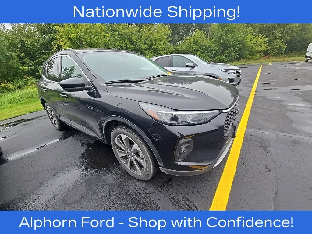 Certified 2024 Ford Escape Platinum AWD/4WD image 3