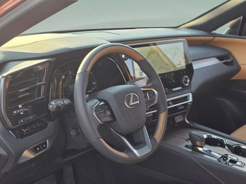 Used 2025 Lexus RX 350h w/ Accessory Package image 11