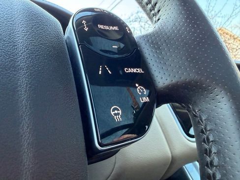 Used 2020 Land Rover Range Rover Sport HSE image 18