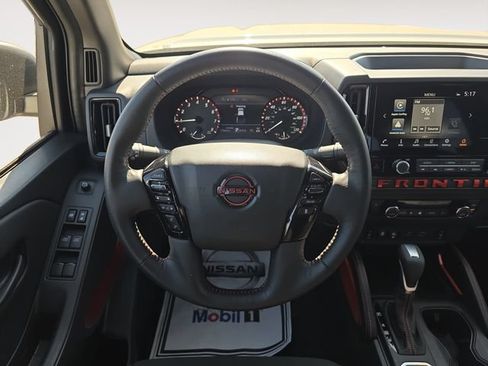 Used 2026 Nissan Frontier PRO-4X AWD/4WD image 12