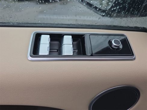 Used 2020 Land Rover Range Rover Sport HSE image 33