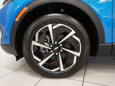 New 2026 Chevrolet Equinox EV LT image 14