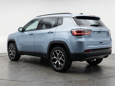 Used 2025 Jeep Compass Limited AWD/4WD image 6
