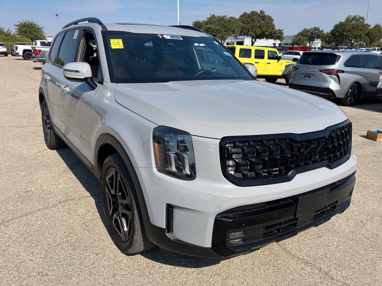 Used 2025 Kia Telluride SX X-Line AWD/4WD image 3