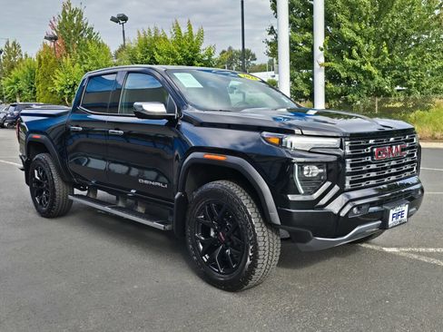 Used 2023 GMC Canyon Denali w/ Denali Black Edition AWD/4WD image 8