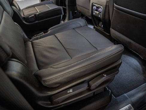 Used 2024 GMC Yukon Denali w/ Max Trailering Package AWD/4WD image 40