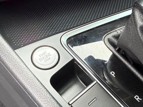 Used 2019 Volkswagen Jetta SEL FWD image 23