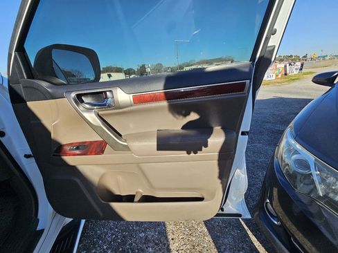 Used 2013 Lexus GX 460 w/ Comfort Plus Pkg image 40