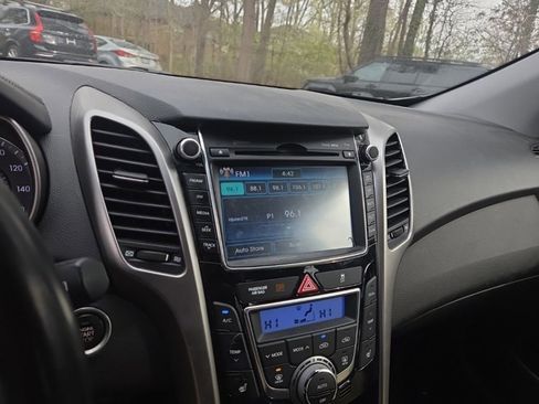 Used 2013 Hyundai Elantra GT w/ Style Pkg image 19