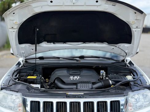 Used 2013 Jeep Grand Cherokee Laredo AWD/4WD image 28