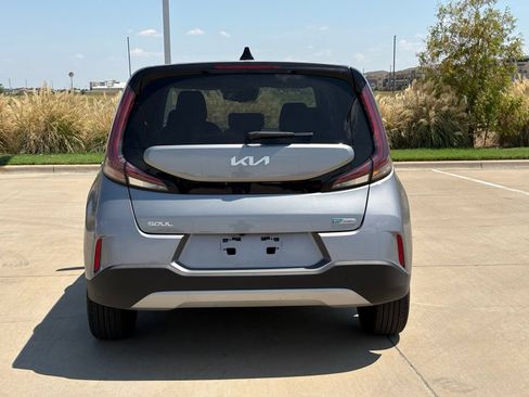 Used 2025 Kia Soul EX FWD image 6