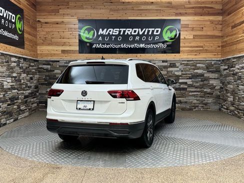 Used 2023 Volkswagen Tiguan SE w/ Panoramic Sunroof Package image 10