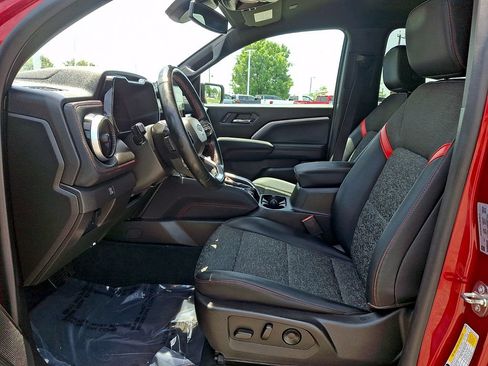Used 2023 Chevrolet Colorado Z71 w/ Z71 Convenience Package 2 AWD/4WD image 10