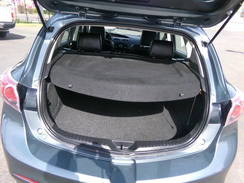 Used 2012 MAZDA MAZDA3 i Grand Touring w/ Tech Pkg image 8