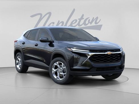 New 2026 Chevrolet Trax LS w/ LS Convenience Package FWD image 8