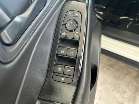 Used 2024 Nissan Rogue S FWD image 33