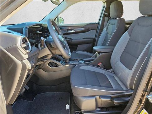Used 2025 Chevrolet TrailBlazer LT AWD/4WD image 15