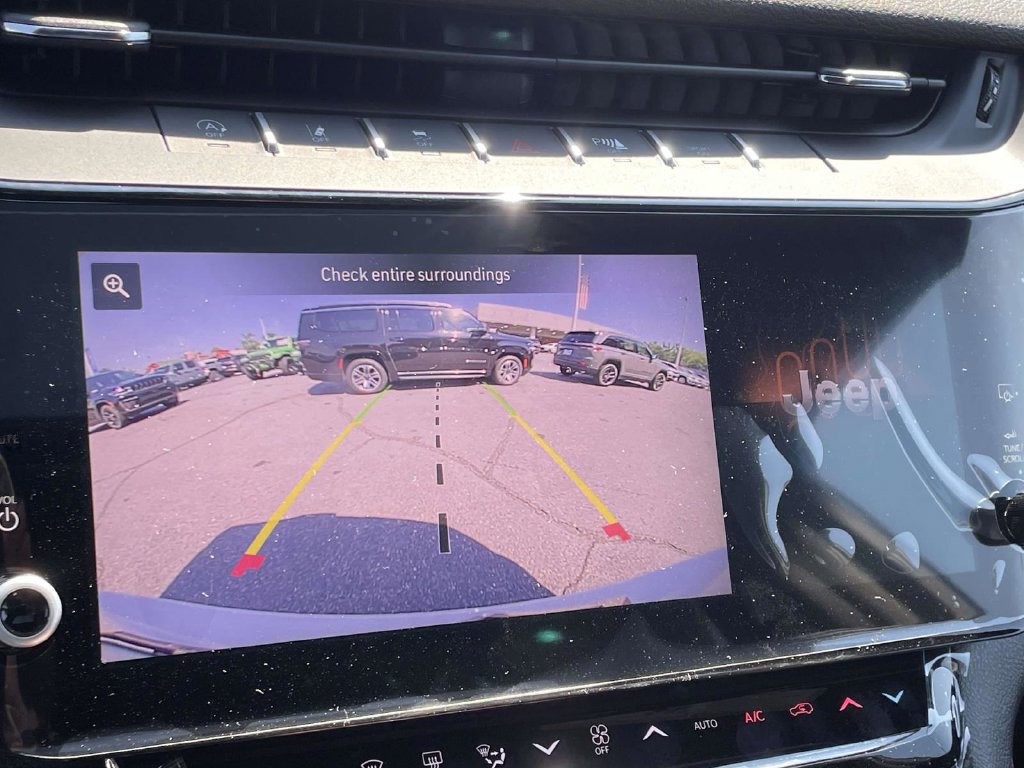 New 2027 Jeep Grand Cherokee Altitude RWD image 34