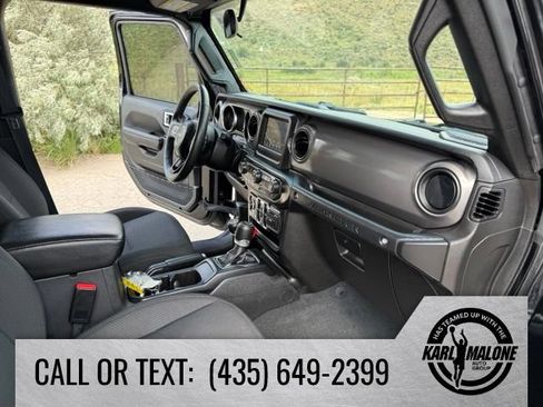 Used 2023 Jeep Wrangler Unlimited w/ Cold Weather Group AWD/4WD image 36