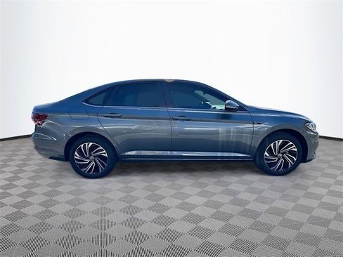 Used 2021 Volkswagen Jetta SEL Premium image 8