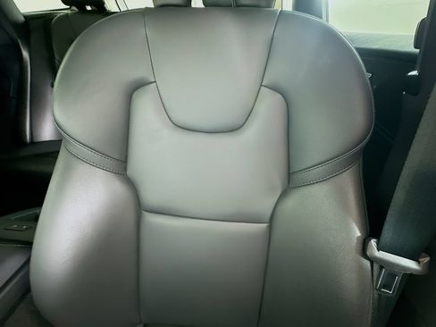 Used 2025 Volvo XC60 B5 Core AWD/4WD image 38