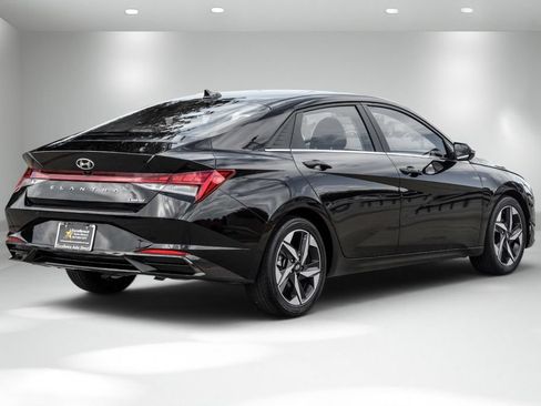Used 2023 Hyundai Elantra Limited FWD image 9