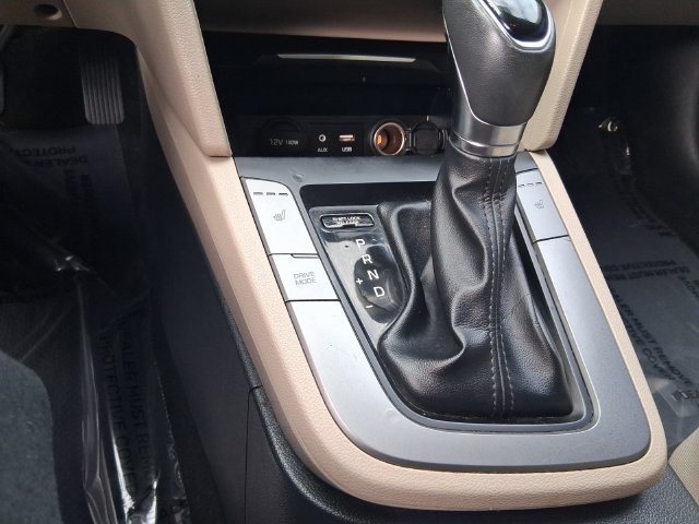 Used 2017 Hyundai Elantra Value Edition FWD image 2