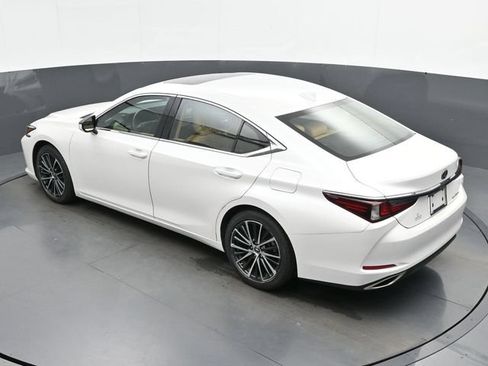 Certified 2023 Lexus ES 350 w/ Premium Package FWD image 22