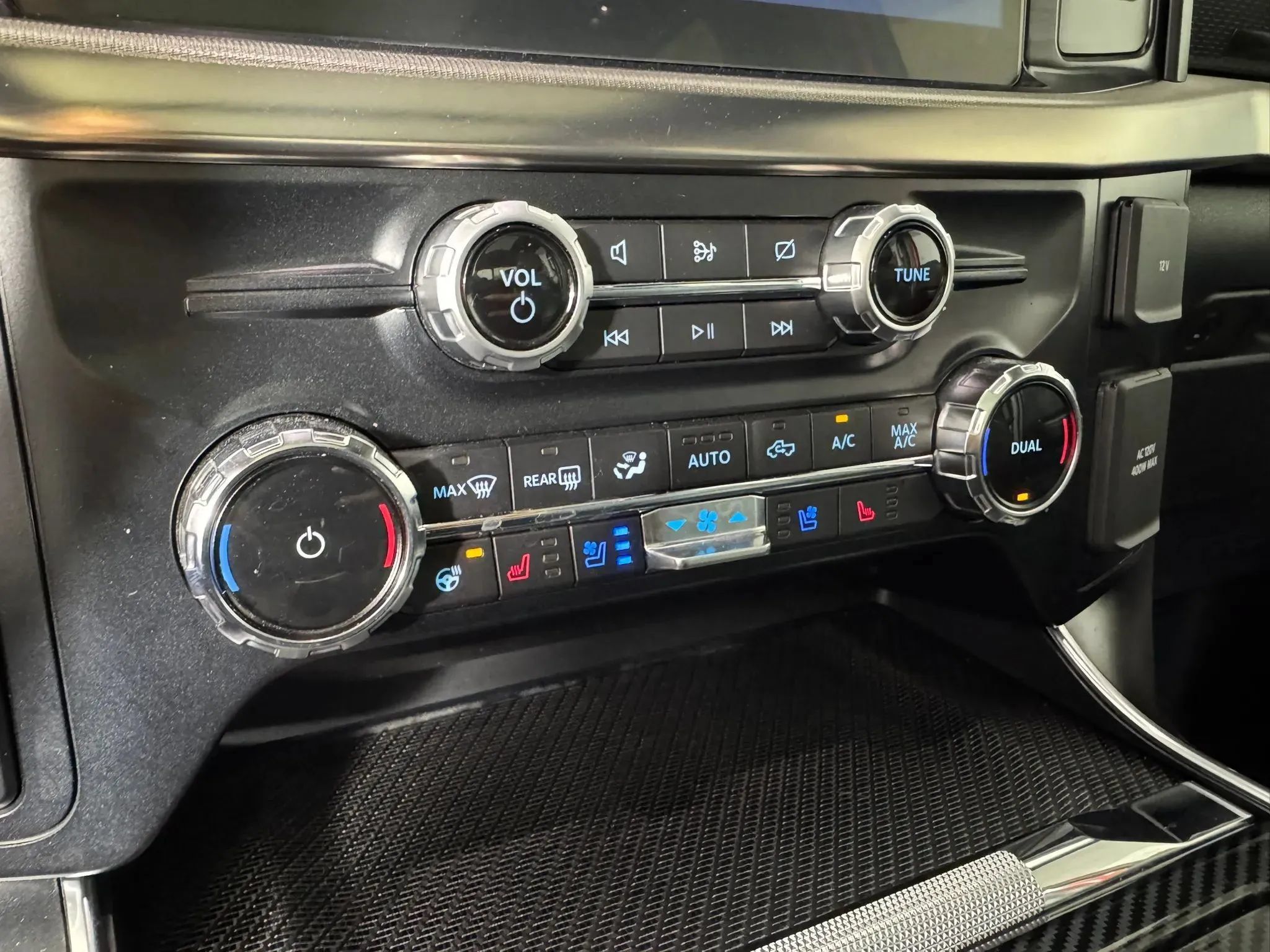Used 2022 Ford F150 Raptor w/ Raptor 37 Performance Package AWD/4WD image 21
